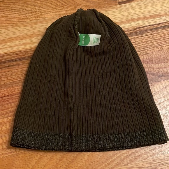 Bula Beanie - Picture 3 of 3